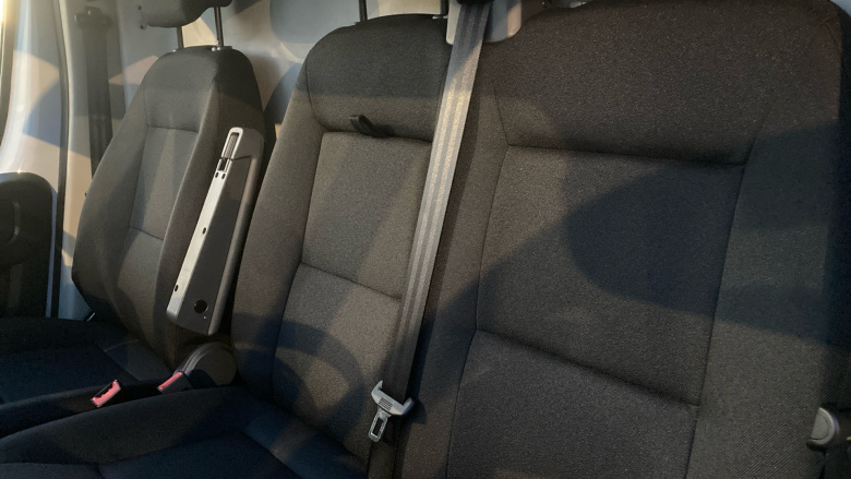 Peugeot Boxer 3500 L2 Diesel 2.2 BlueHDi 140 H2 Van Professional